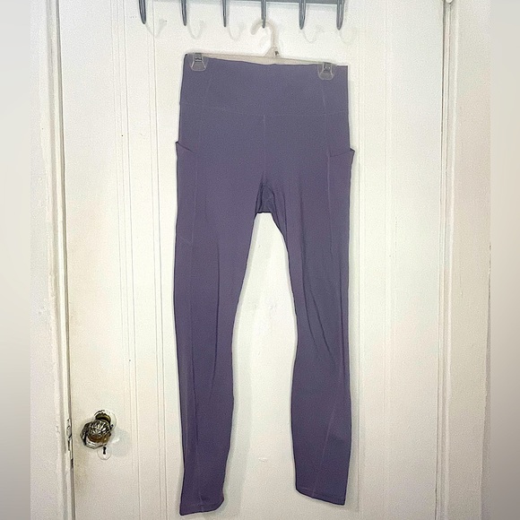 Purple Fabletics PureLuxe size medium leggings with pockets - Picture 2 of 6